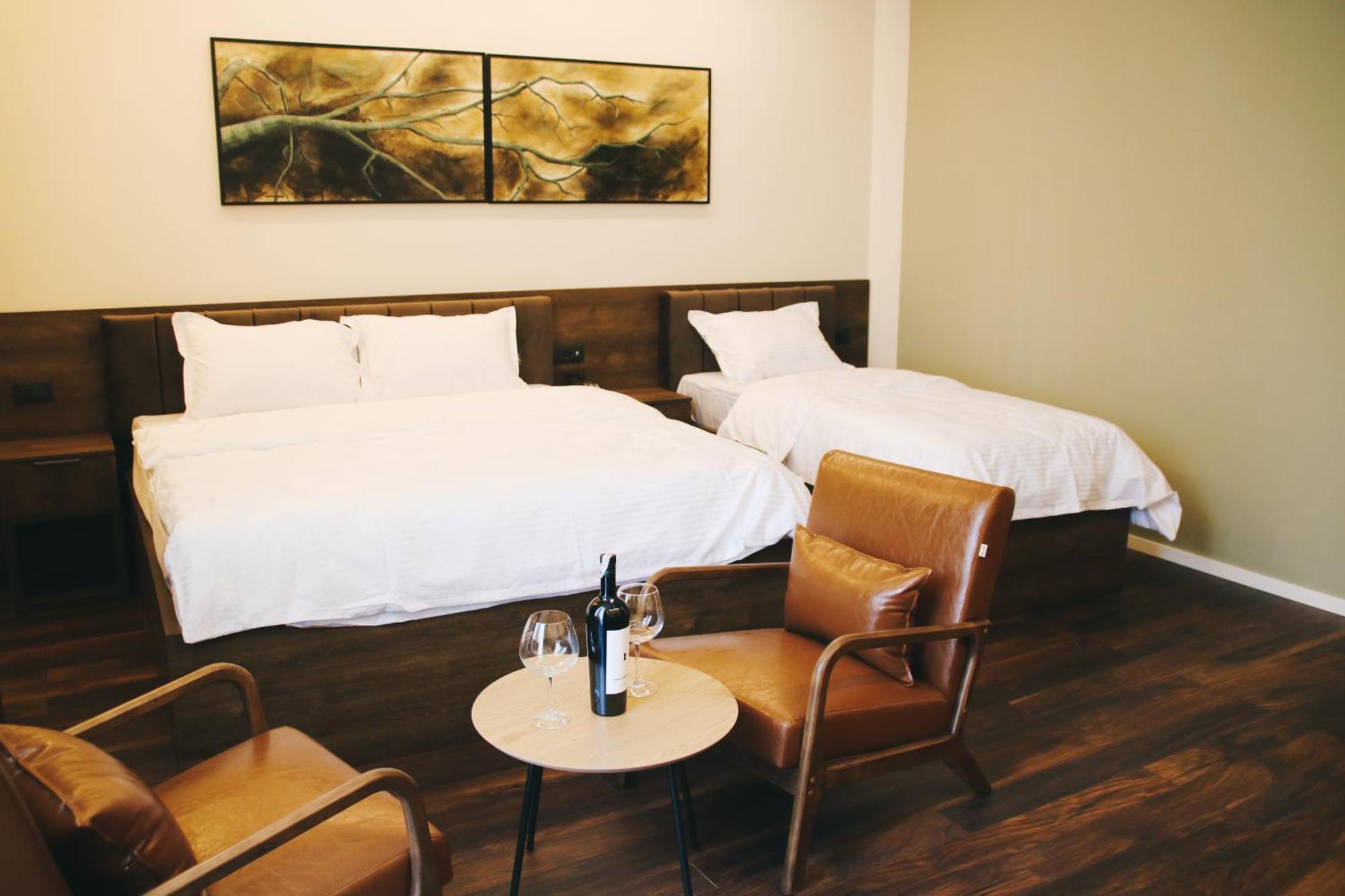 Hotel Rozafa Suhareke Bagian luar foto