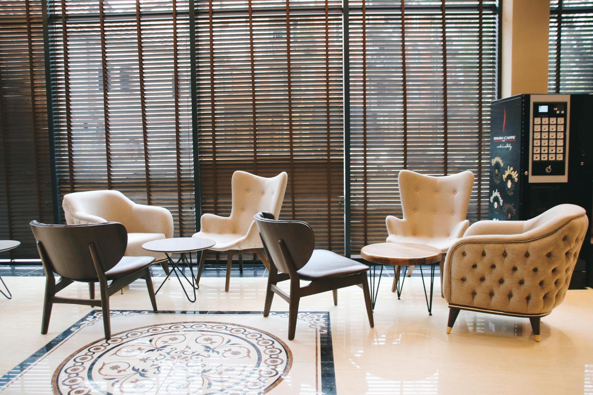 Hotel Rozafa Suhareke Bagian luar foto